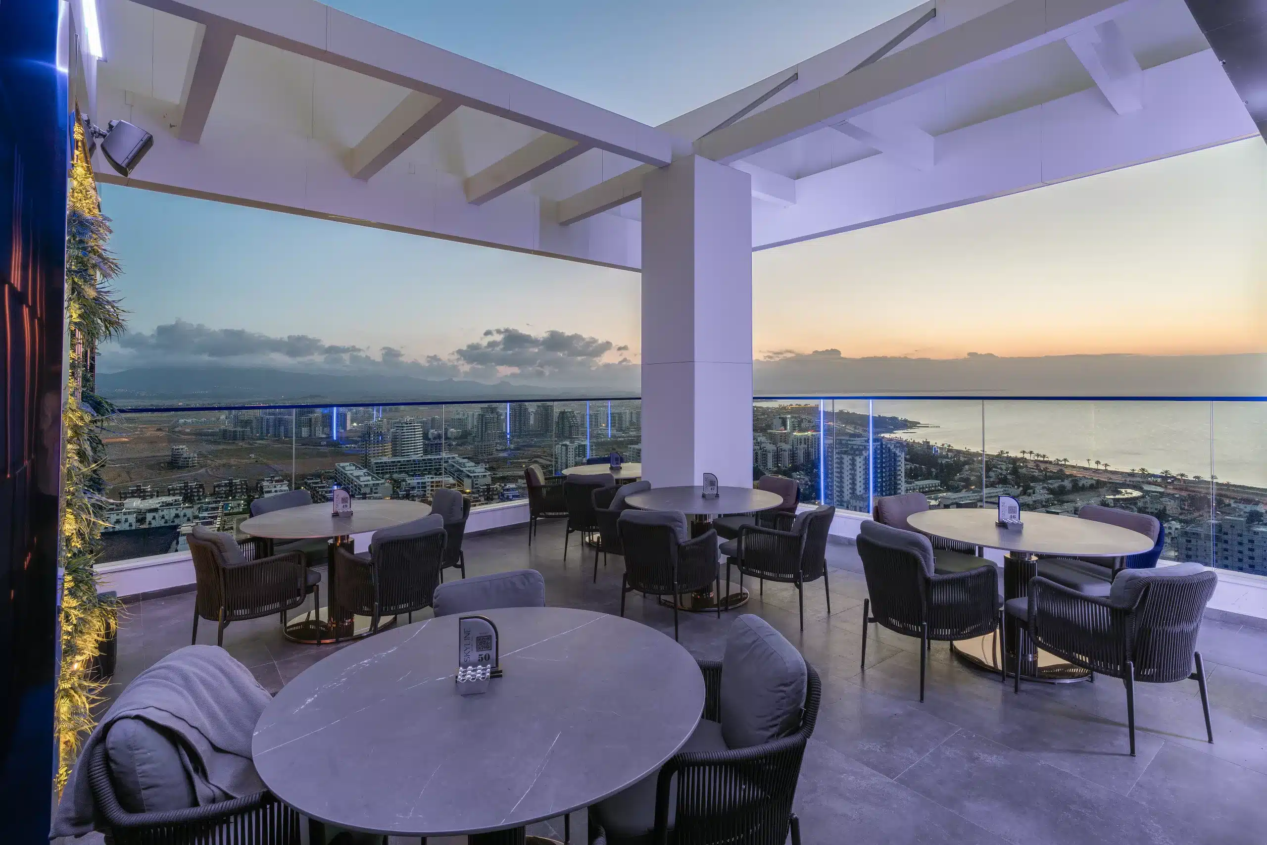 Skyline Lounge & Bar